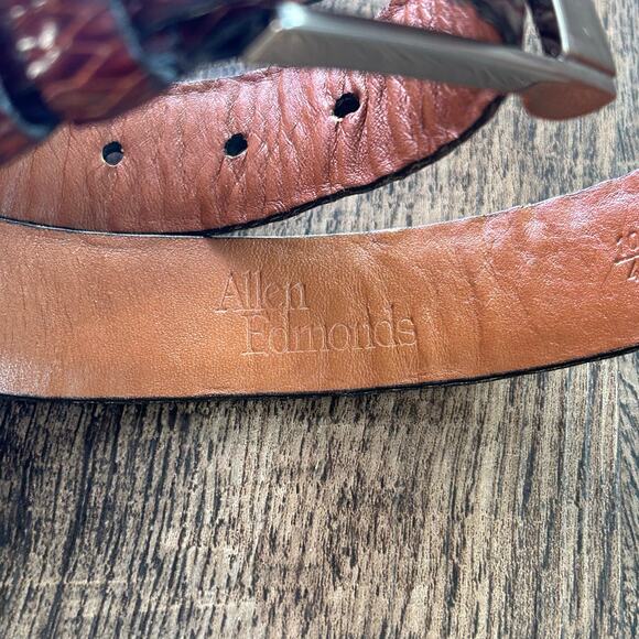 Allen Edmonds Brown Leather Belt Italian Calfskin Embossed Snake Print Men's 42 - Picture 9 of 9